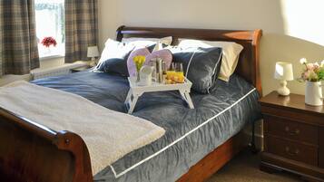 2 室のベッドルーム、WiFi (無料)、ベッドシーツ