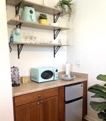 * Cozy Cute Casita Central to Popular Locations *
