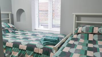 3 bedrooms, free WiFi, bed sheets