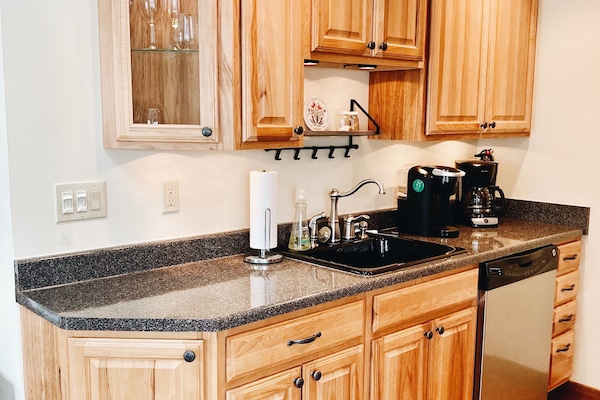 Frigorífic, microones, forn i placa de cuina