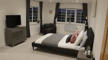 1 bedroom, premium bedding, memory-foam beds, iron/ironing board