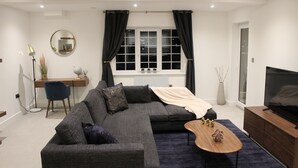 Unclassified image, 4 of 25, button - Luxury 1 Bed Apartment In The Heart Of Rochester (Rochester)