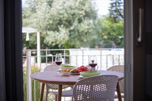Outdoor dining - VILLA NUCCI -ROSMARINO con jacuzzi esterna privata (Selva di Fasano)
