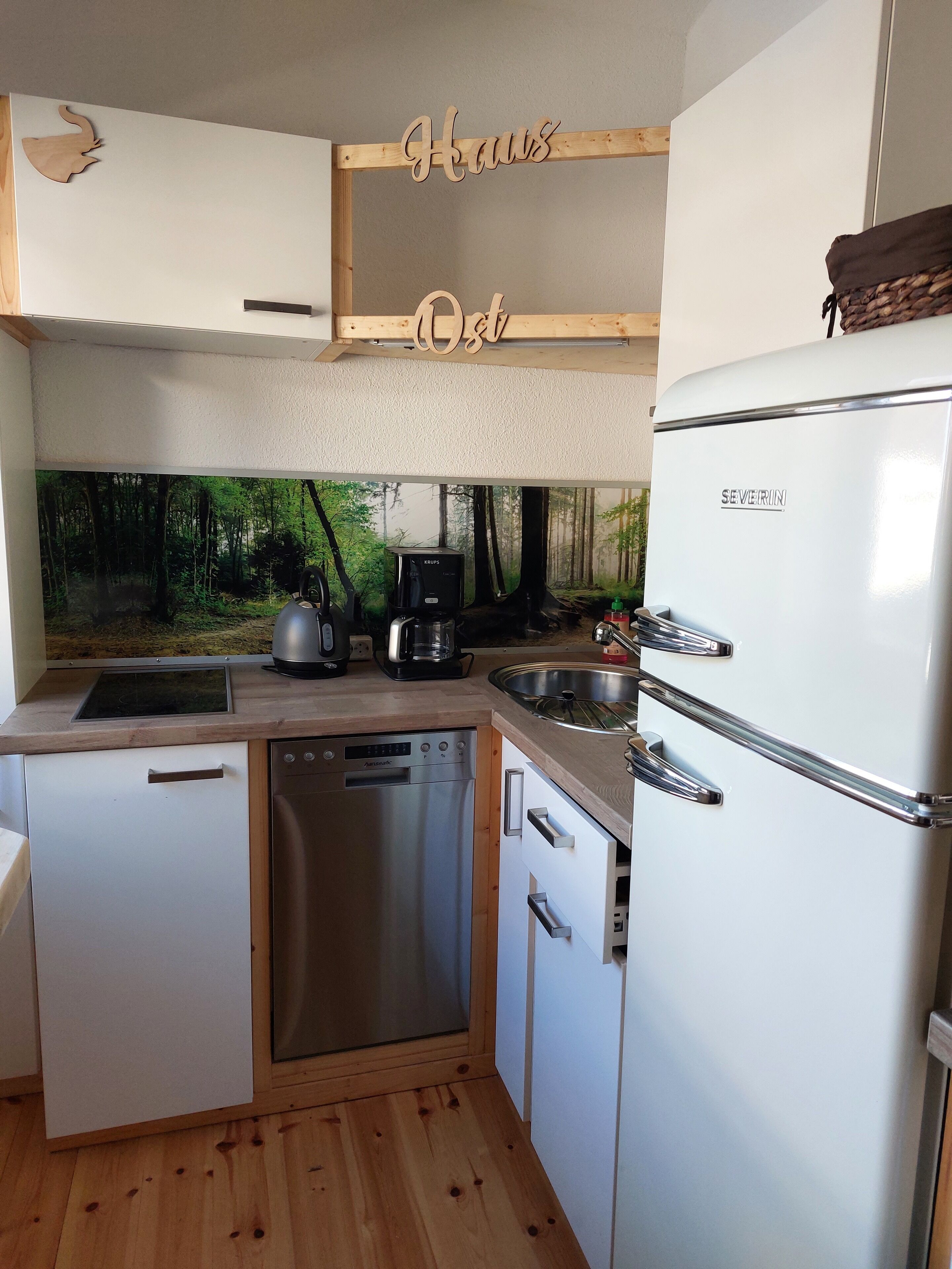 Fridge, microwave, dishwasher, coffee/tea maker