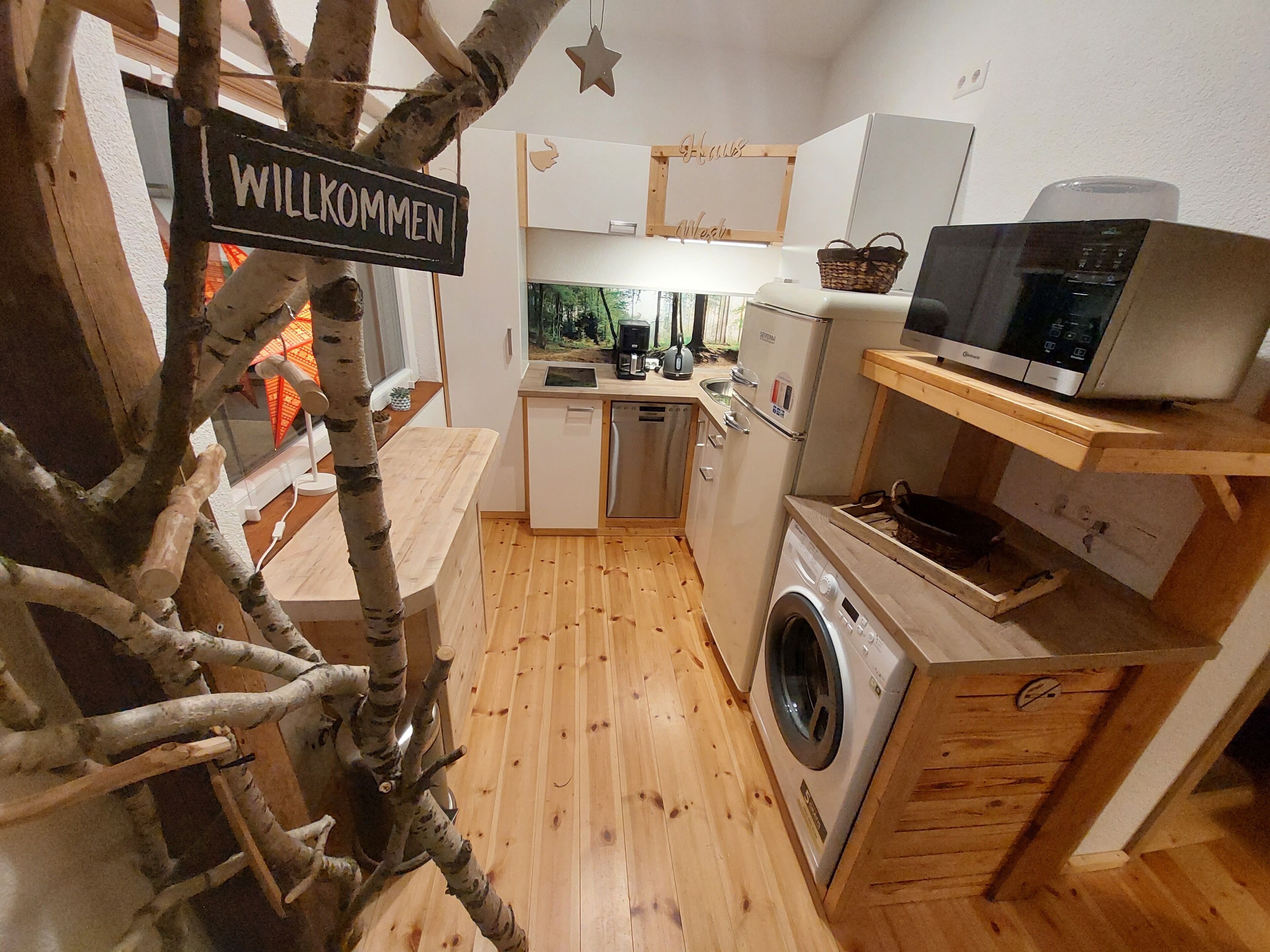 Fridge, microwave, dishwasher, coffee/tea maker