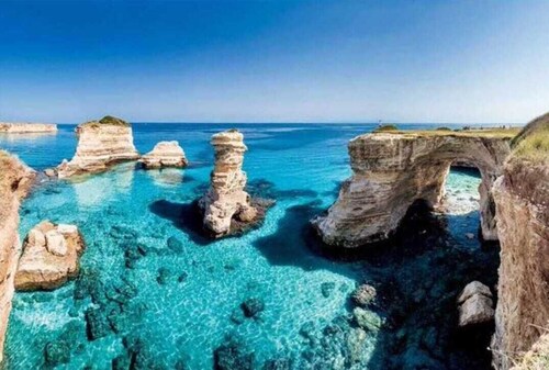 Villa Grotta Azzurra (A), with private parking and POOL