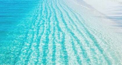 Villa Grotta Azzurra (B), with private parking and Pool