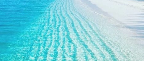 Plage à proximité, chaises longues