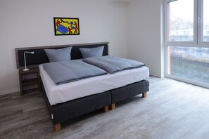 2 bedrooms, laptop workspace, travel crib, free WiFi