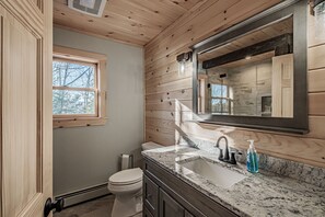 Combinació de dutxa i banyera i tovalloles 