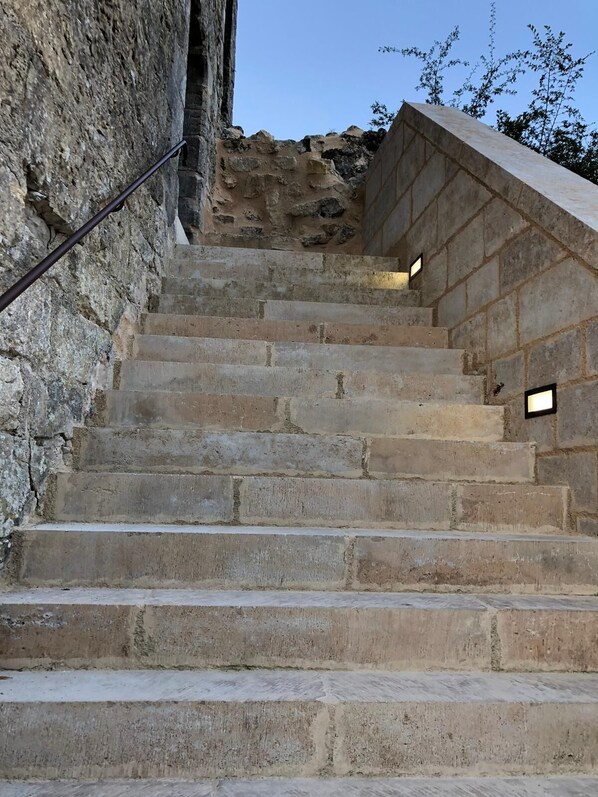 Enceinte de lâhĂ©bergement