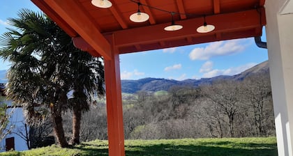 Sare, between ocean and mountains