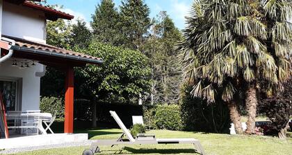 Sare, between ocean and mountains