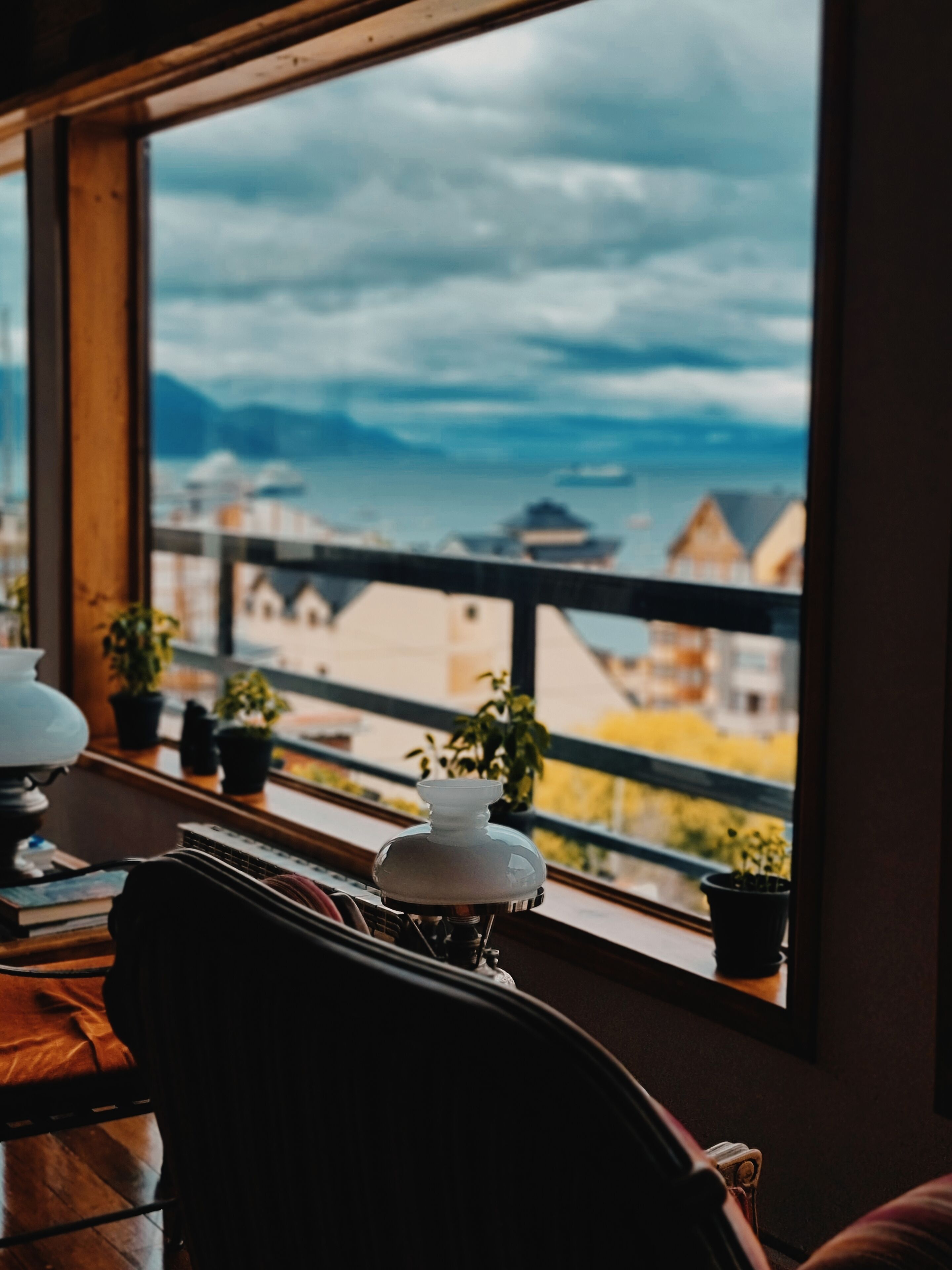 23 吋LED 電視連有線電視頻道、電視