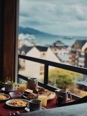 Tägliches inbegriffenes großes Frühstück