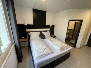 Comfort Double Room - Yebs Hotel (Guenzburg)