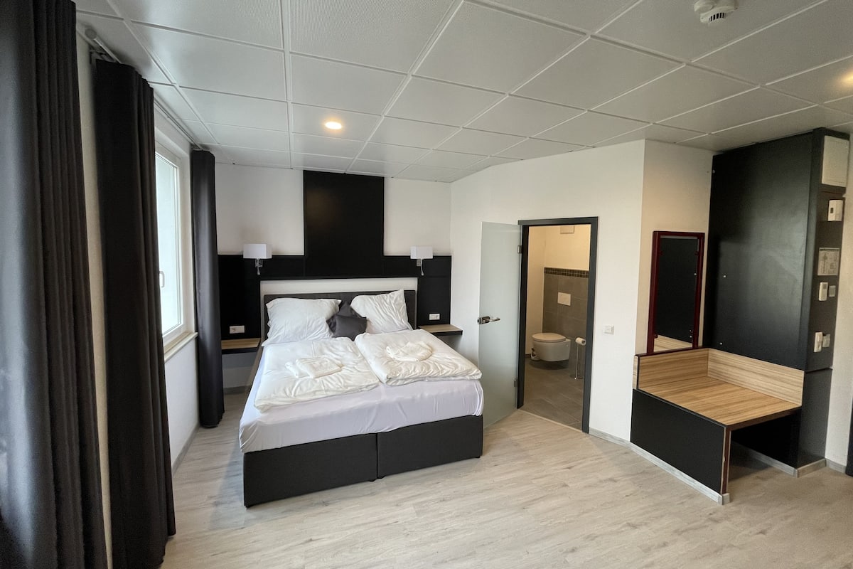 Family Double Room | Premium bedding, minibar, desk, laptop workspace