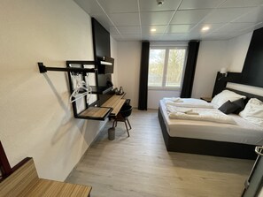 Comfort Double Room | Living area - Yebs Hotel (Guenzburg)