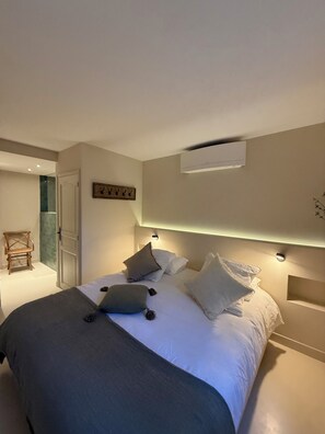 4 Schlafzimmer, Schreibtisch, Bügeleisen/Bügelbrett, kostenloses WLAN