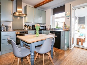 Cottage | Private kitchen - 3 Sunnyside Terrace (Matlock)