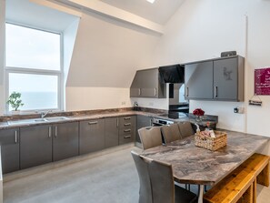 Geschirrspüler, Hochstuhl