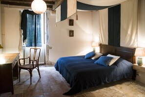 9 slaapkamers, een strijkplank/strijkijzer, gratis wifi