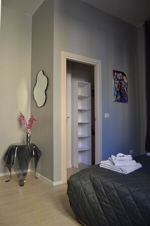 1 bedroom, iron/ironing board, travel cot, free WiFi