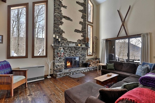 Bright, Family-Friendly Lake View House Close to Okemo, Killington, Pico,  Lakes