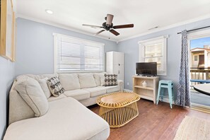 TV - Midtown Beach Escape - Ocean Block | Parking | 3W (Ocean City)