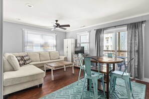 TV - Midtown Beach Escape - Ocean Block | Parking | 2W (Ocean City)