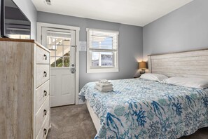 3 chambres, fer et planche à repasser, Wi-Fi, draps fournis