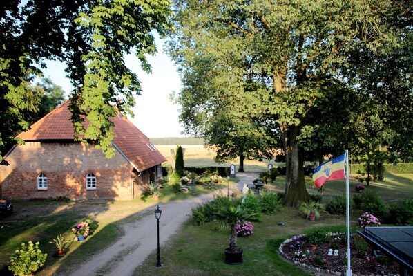 Property grounds - Old forester's lodge in a fantastic location in the middle of the forest (zapel)