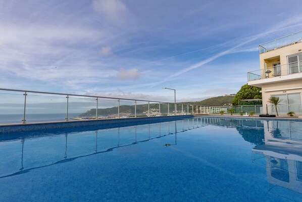 Outdoor pool - A-MO Sesimbra by Trip2Portugal (Sesimbra)