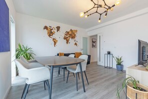 Appartement | Repas dans la chambre