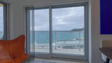 2 bedrooms, individually decorated, individually furnished