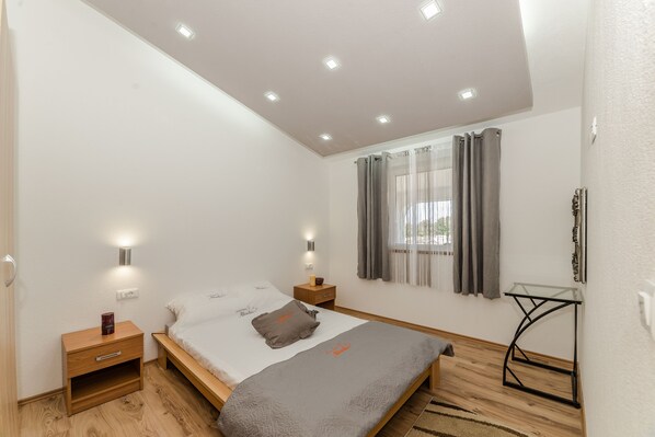 Apartamento exclusivo | 2 dormitorios, escritorio, tabla de planchar con plancha y cuna de viaje