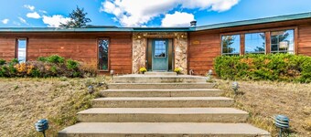 Charming Mountain Getaway, 5 minutes to Downtown Estes Park