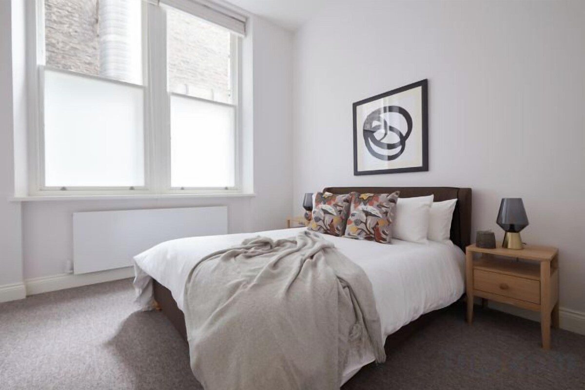 Premium bedding, Select Comfort beds, laptop workspace, free WiFi