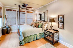 4 habitaciones, tabla de planchar con plancha, wifi y ropa de cama
