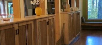 quiet sanctuary in woods, home w gourmet kitchen 1minute from ocean