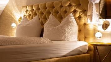 Economy Double or Twin Room | Individually decorated, individually furnished, desk, free WiFi