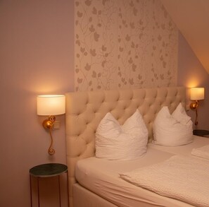 Economy Double or Twin Room | Desk, free WiFi, individually decorated, individually furnished - Hotel Restaurant Laux (Merzig)