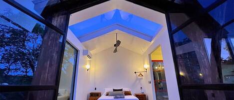 1 bedroom, desk, free WiFi, bed sheets