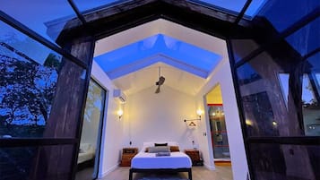 1 bedroom, desk, free WiFi, bed sheets