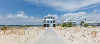 New Coastal Modern Home, 9BR/8.5 BA, Pool, Steps From the Beach, Sleeps 28