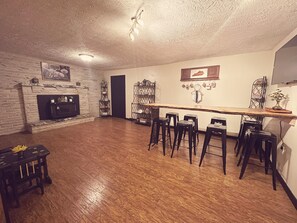 Dining - Morning View Ranch- Red River Gorge- Indoor Pool open March-Nov. Pet friendly. (Stanton)
