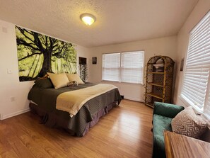 4 habitaciones, escritorio, tabla de planchar con plancha y wifi gratis 