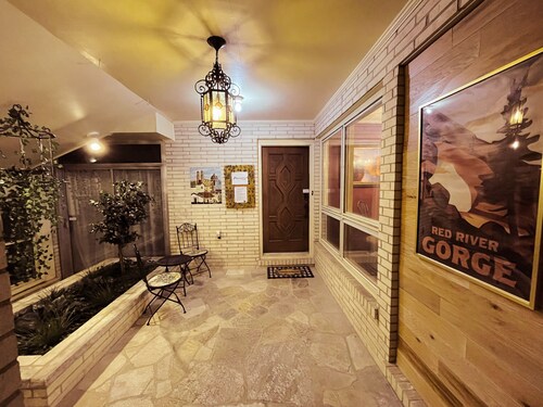 Morning View Ranch- Red River Gorge- Indoor Pool open March-Nov. Pet friendly.