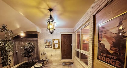 Morning View Ranch- Red River Gorge- Indoor Pool open March-Nov. Pet friendly.