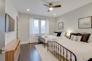 3 bedrooms, desk, iron/ironing board, travel crib